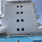 Bianco Hotel 4*
