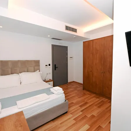 Bianco 4*