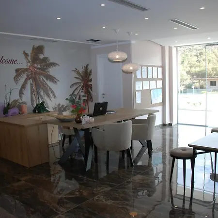 Bianco Hotel 4*